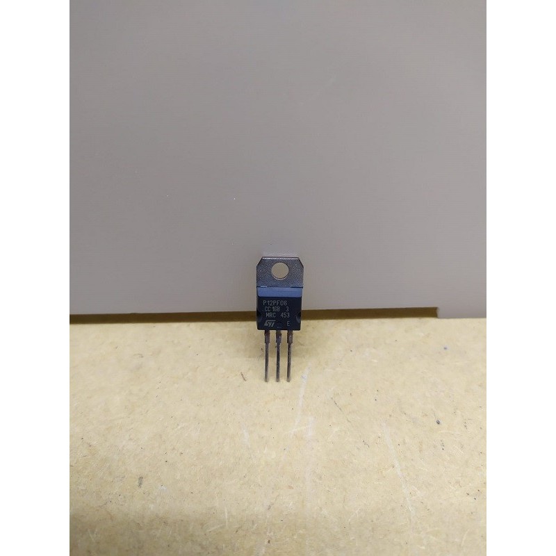 MOSFET CANALE P STP12PF06