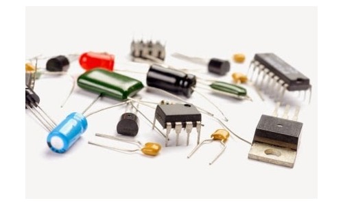 Vasta gamma di componenti elettronici: Condensatori, resistenze, diodi